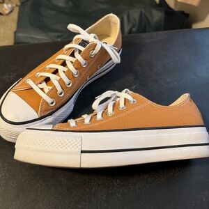 New Converse Platform Sneakers, womens 7, mens 5